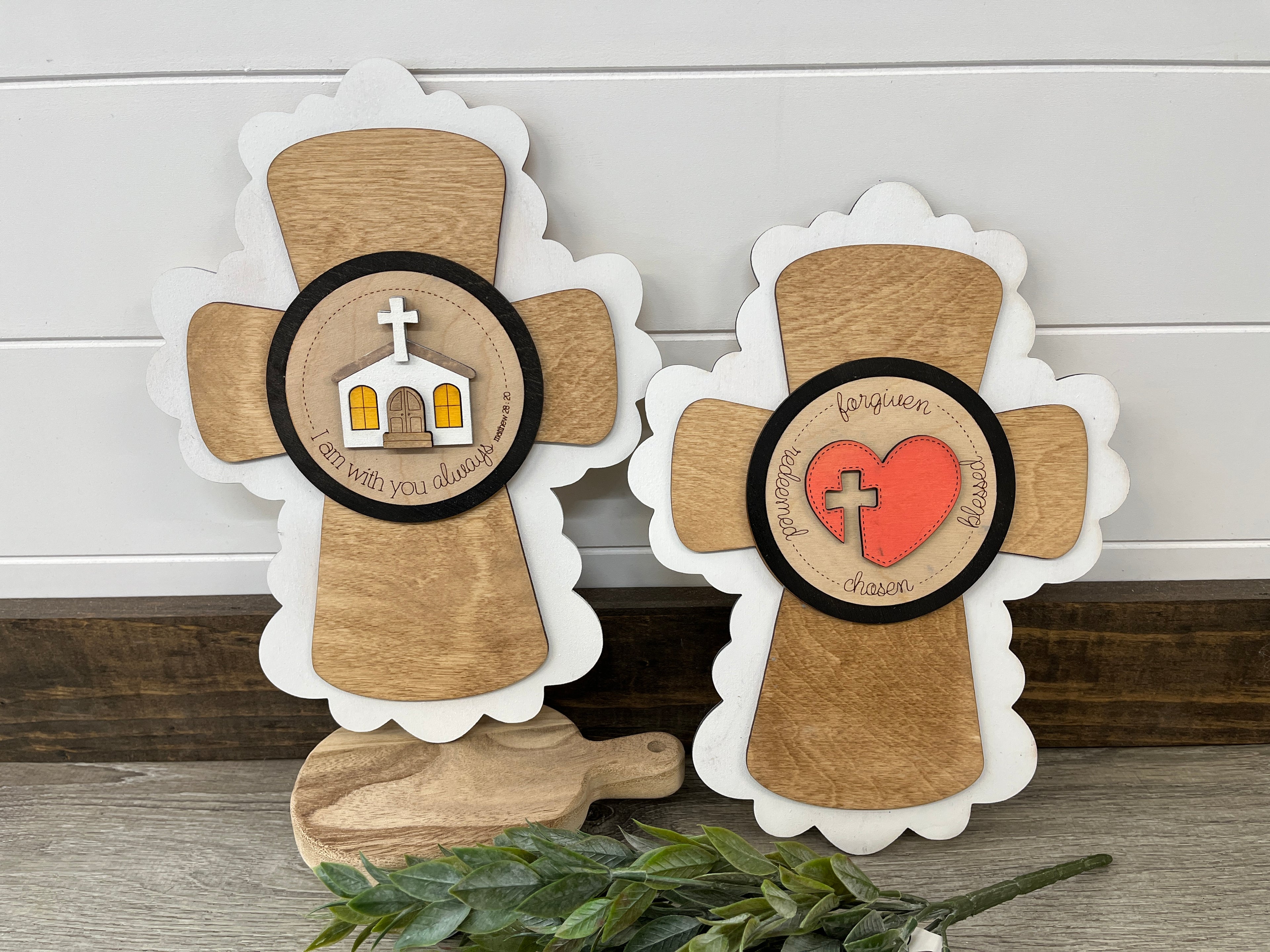 Chunky Scallop Cross Sign