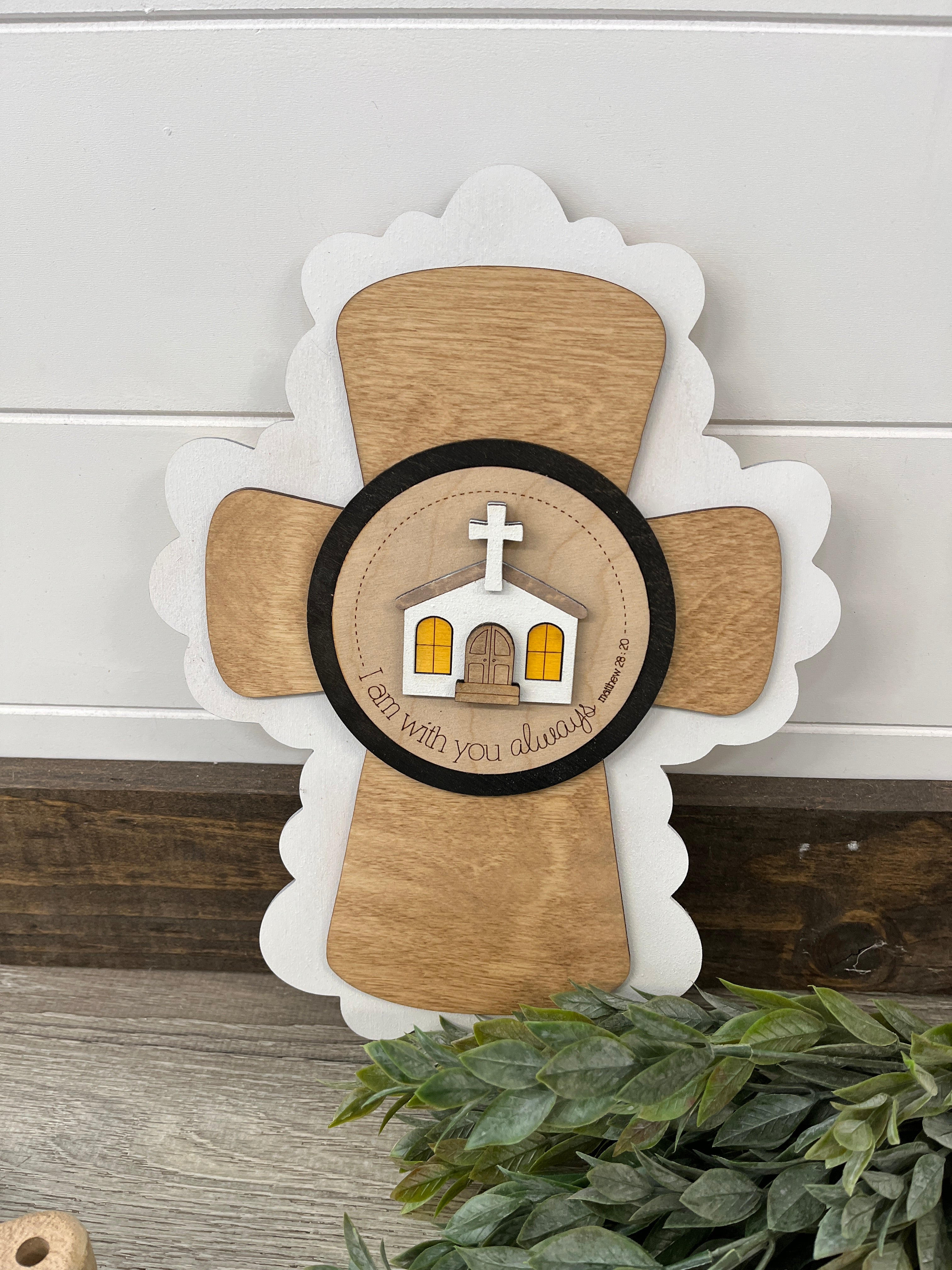 Chunky Scallop Cross Sign