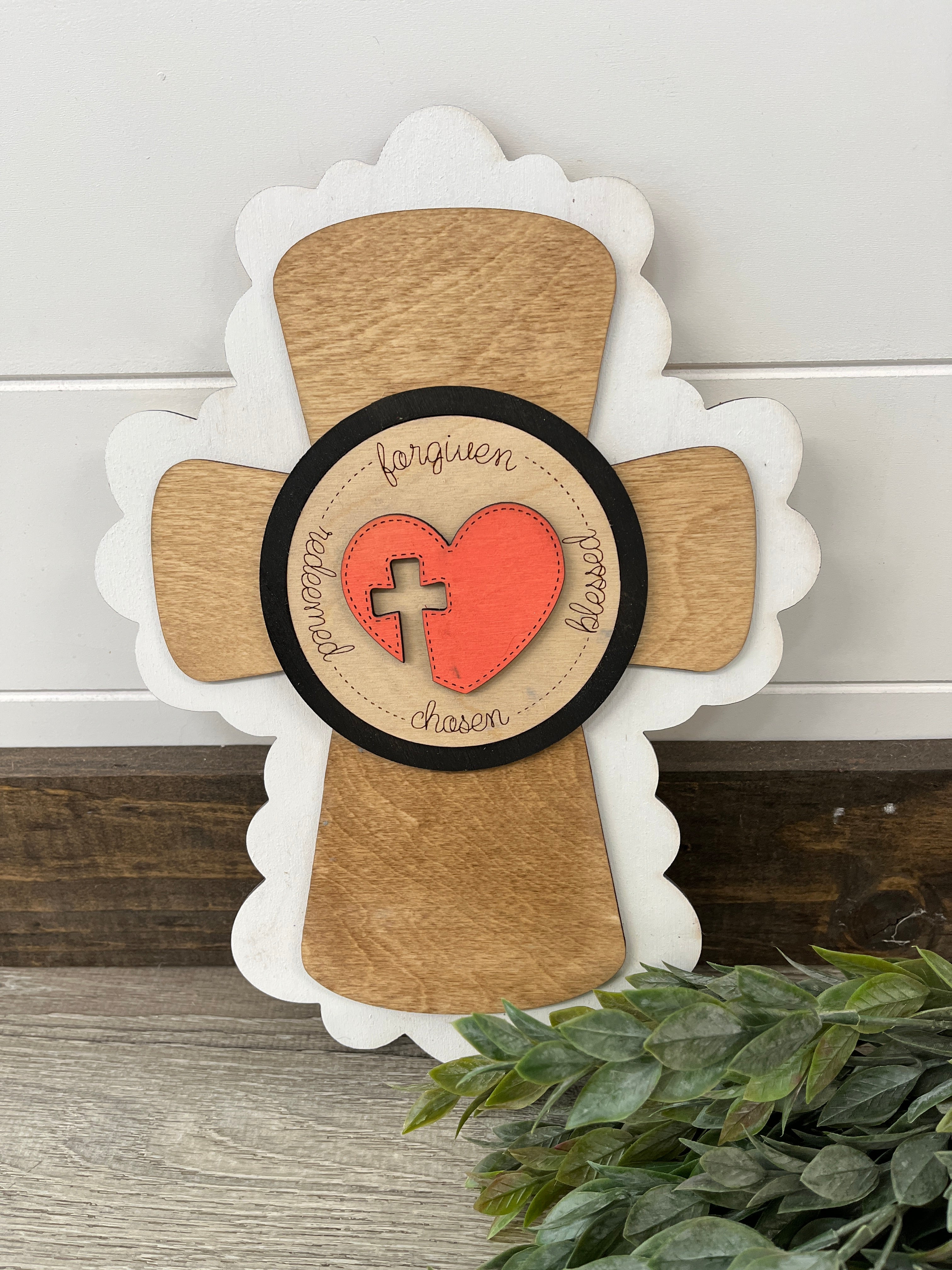 Chunky Scallop Cross Sign